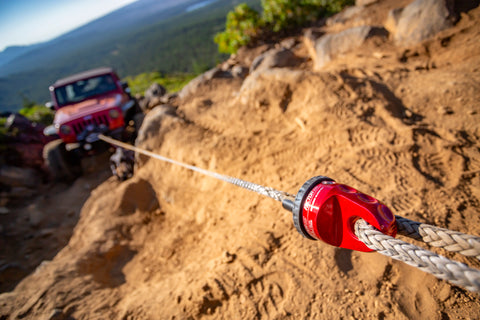 PROLINK WINCH SHACKLE MOUNT -- RED